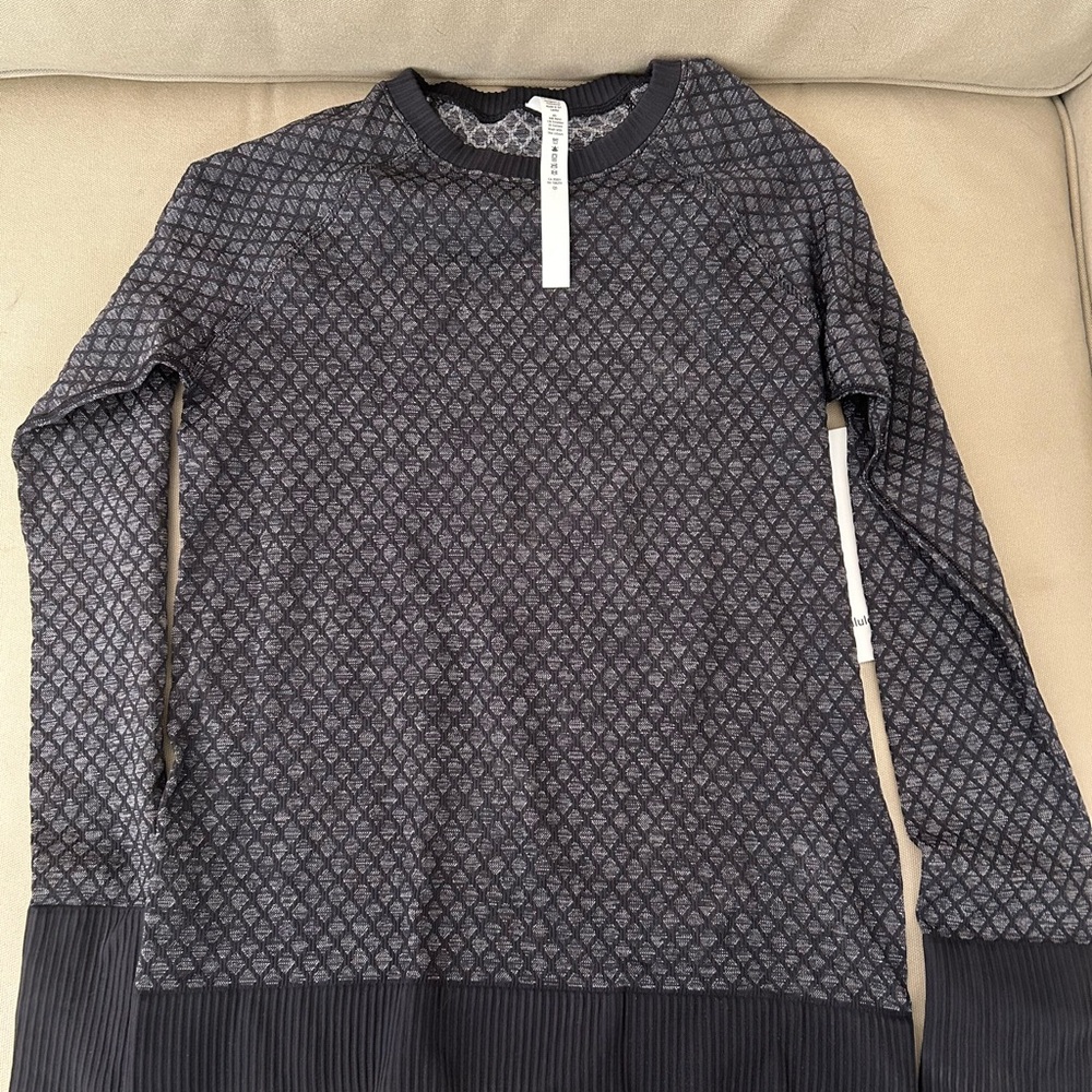 Lululemon Athletica Gray Textured Long Sleeve Top